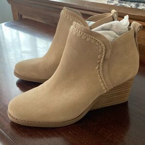 TOMS women’s boots, Kaia Oatmeal Suede, Size 7, Brand New With Tags & Box